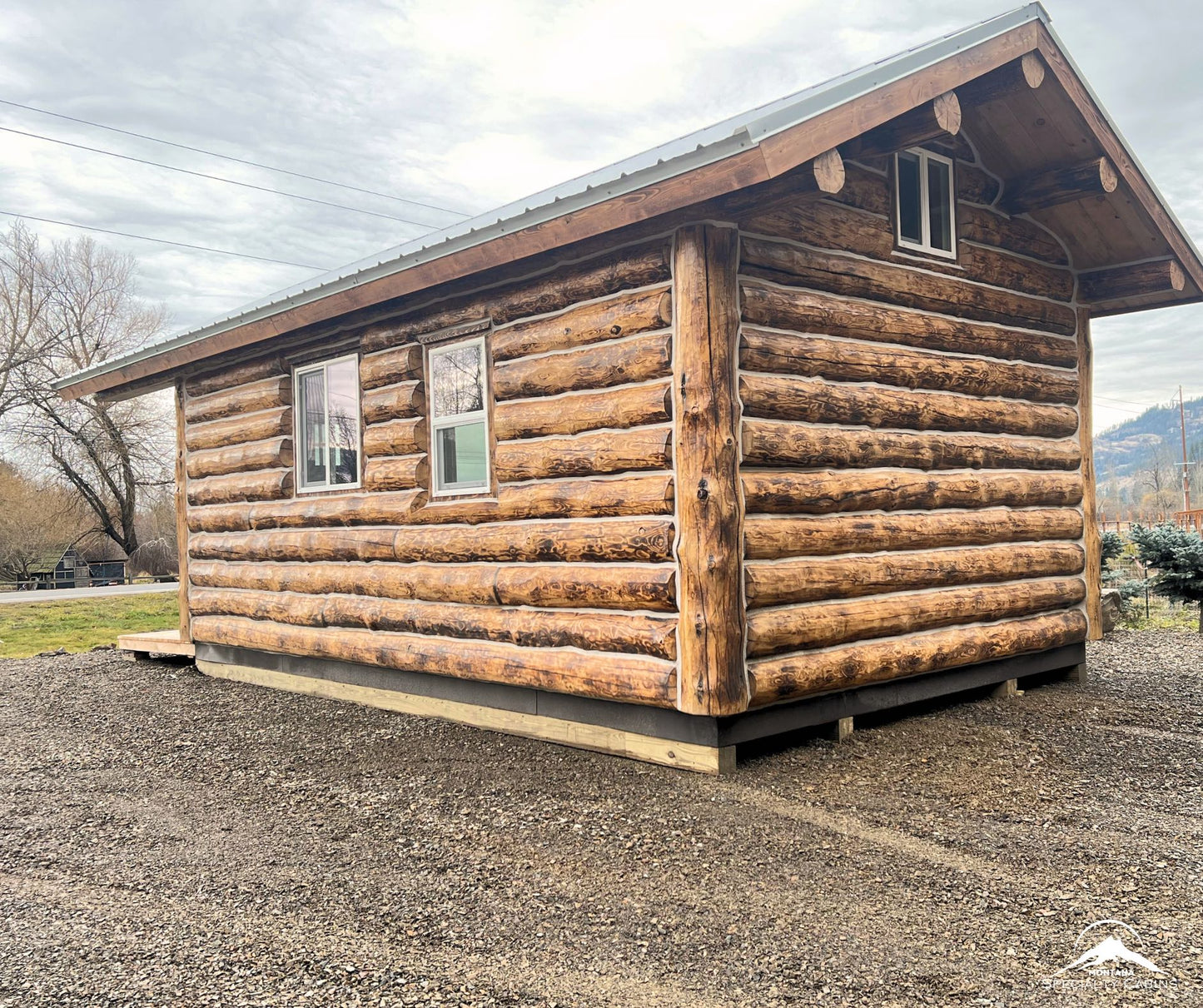 Gold Creek Log Cabin 12x20: Compact Retreat with Loft